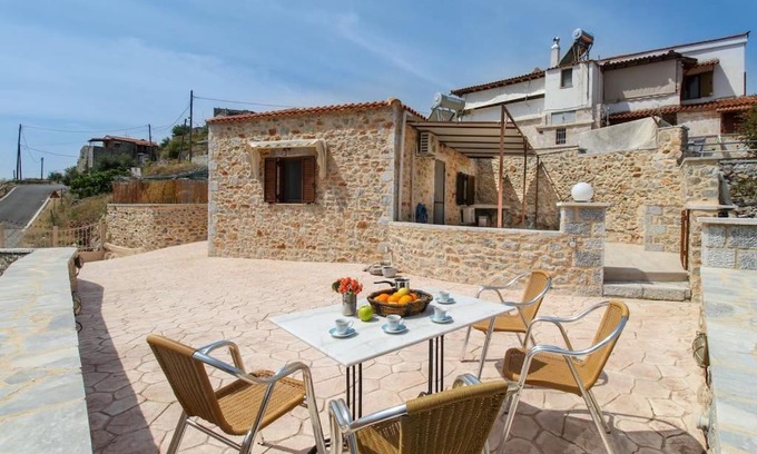 East Mani Apartamento | Stone house with Amazing View
