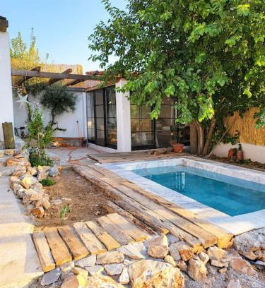 Milas Apartamento | Stone House with Pool - Entire Floor