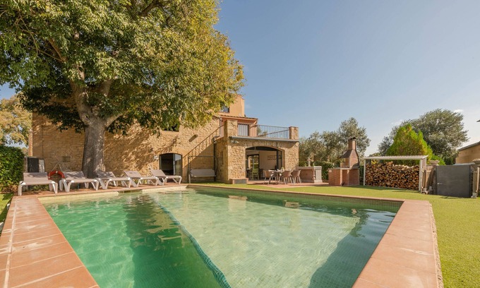 Vilafreser Casa | Casa de piedra con jardín privado, piscina, jacuzzi, barbacoa, futbolín y billar