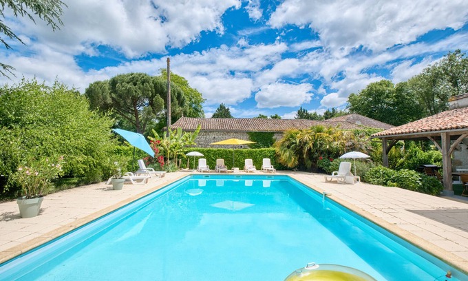 Cuneges Casa | Casa de piedra con piscina privada – 6 personas – En el corazón de los viñedos de Bergerac