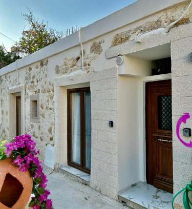 Galatas Casa | Stone Luxury Suite