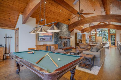 Lake Forest Casa | Stone Peak Lodge