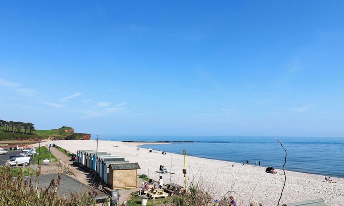Budleigh Salterton Cabaña | STONE'S THROW, pet friendly in Budleigh Salterton