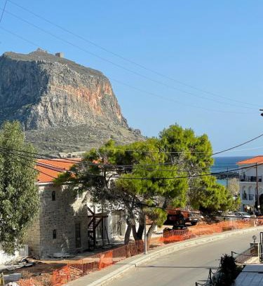 Monemvasia Casa | Stone Ship view