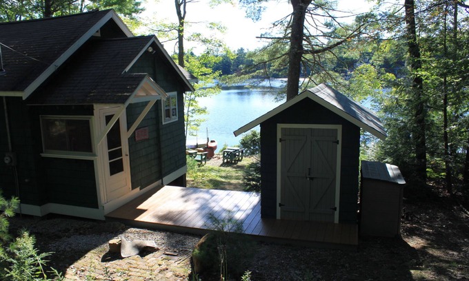 Barnstead Cabina | Retiro Influenciado japonés a orillas del lago