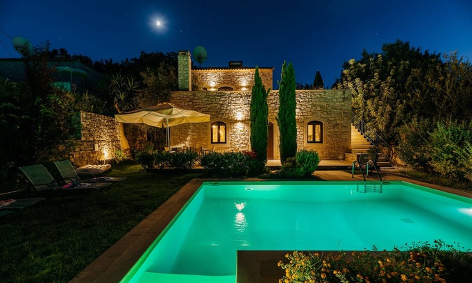 Atsipópoulon Villa | Stone Villa de lujo: piscina y vistas al mar y el cuidado de Alemán y Especiales de Primavera!