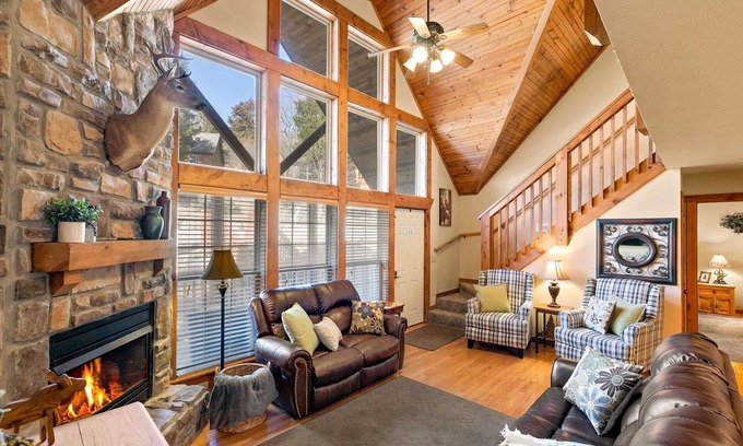 Branson West Cabina | Stonebridge Lodge - 4 habitaciones con parrillas privadas! Justo al lado de Silver Dollar City, Private Lake