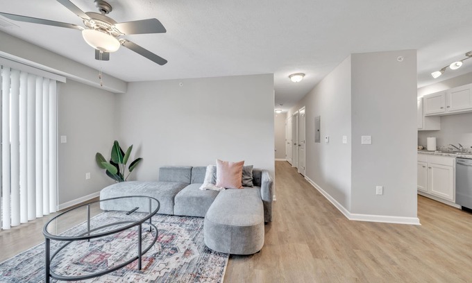 New Albany Apartamento | Stonecrest 712, 2Bd Apt I Free Parking I Pool