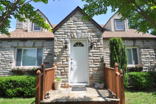 Berkeley Springs Chalet De Esquí | Stonehedge - 3 BR Cottage