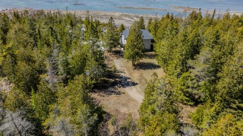 Northern Bruce Peninsula Casa | Stonehenge Tobermory - Rustic Retreat