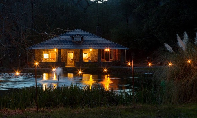 Clear Lake Casa | Stonehouse Lodge, Private Cottage on Winery & Vineyard Property