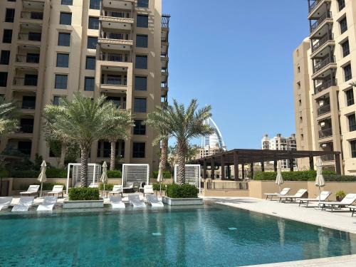 Umm Suqeim 3 Apartamento | StoneTree - Luxury 1BR - Best Location for Tourist