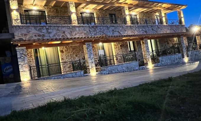 Himare Hotel | Stonevilla Buta