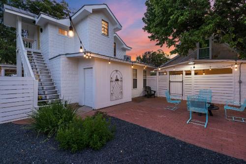 Stonewall Casa | Stonewall Bungalow 4 - Sleeps 3