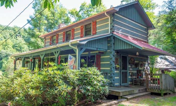 Fleetwood Cabina | Stonewood - Rustic Log Cabin - Between Boone & West Jefferson - New River Access