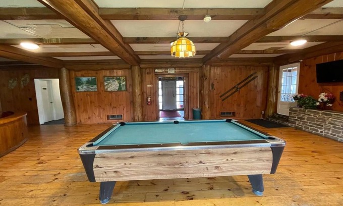 Franconia Hotel | Stonybrook Motel & Lodge