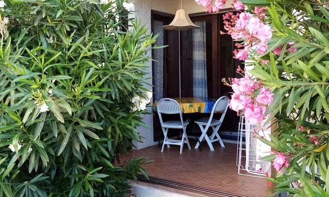 Les Arenes Apartamento | STOP-CANET-PLAGE-F2 RDC-4P. Parking-courtyard-10mn beach - ideal for children)