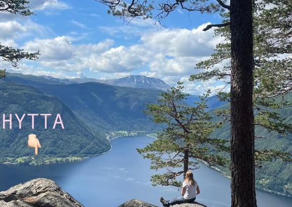 Atra Casa | Stor hytte med 4 soverom og panoramautsikt over Tinnsjøen ved Rjukan og Gaustatoppen