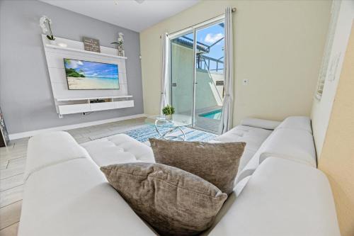 Panorama City Casa | Storey Lake Resort Vacation Townhome - includes resort clubhouse amenity access