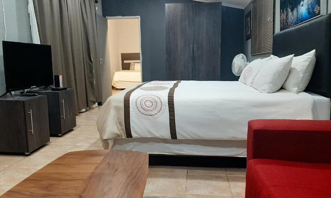 Rustenburg Cama Y Desayuno | STORGE LODGE AND EVENTS VENUE