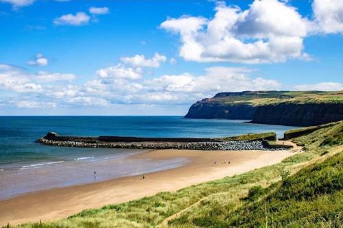 Skinningrove Casa | Storm Cottage