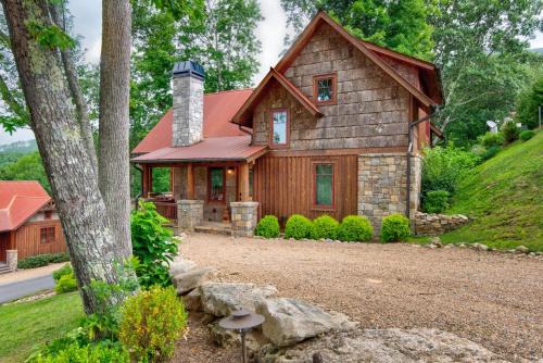 Banner Elk Casa | Storybook Cottage at Eagles Nest