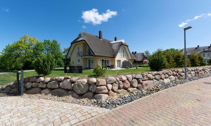 Lobbe Villa | Strandvilla "Babette" - BALO A, direkt am Meer, mit Sauna