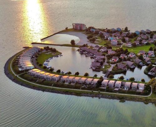 Makkum Complejo | Strandvilla - Beach Resort Makkum