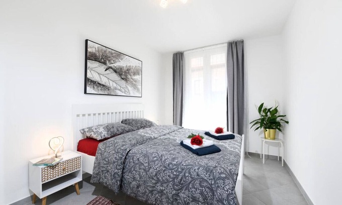 Bioggio Condominio | Strategic Airbnb near train station + free parking