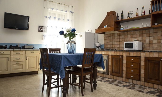 Villaggio Coppola Apartamento | Ubicación estratégica, a pocos kilómetros de Nápoles y Caserta, apartamento bien equipado.