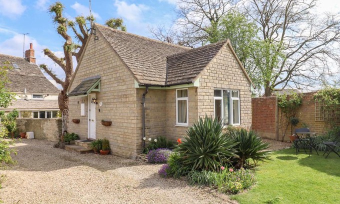 Cricklade Casa | Straw Cottage