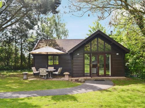 Cheddar Casa | Strawberry Lodge