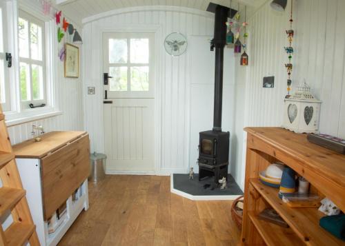 Hazelhead Otro | Stream Side Shepherds Hut