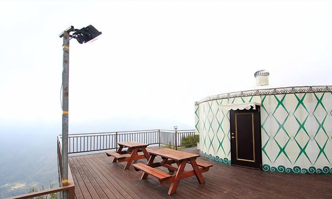 Ren'ai Alquiler De RV | Stream Yurt Campground