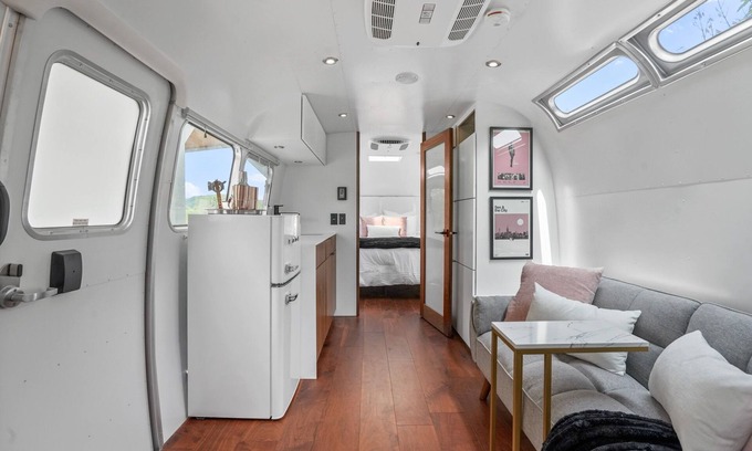Rockbridge Casa | Streams and Dreams at Laurel Run Luxury Airstream Glamping Cosmopolitan Unit 4