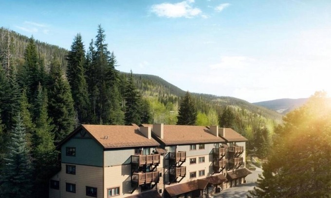 Vail Condominio | Streamside at Vail Vibrant 1BR Condo with Swimming Pool