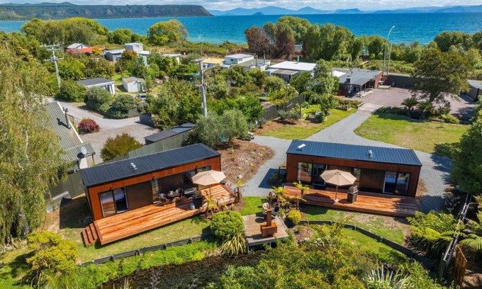 Waitahanui Casa | Streamside Fern Cabin