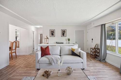 Burnaby Apartamento | Street Parking, Cozy 2BR Upper House, King & Queen Beds, Sleeps 6