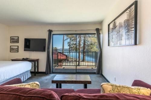 Truckee Casa | Striking Studio w/Lake View #244 at Donner Lake Village
