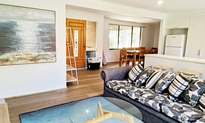 Surfside Casa | Stroll to beach and Mangrove walk Fisherman's paradise