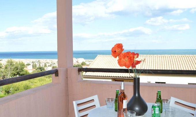 Saint-Pierre-la-Mer Apartamento | Estudio cabina con piscina, 4 plazas, cerca de playa y comercios