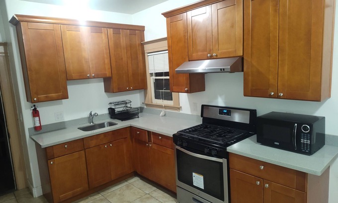 Berkeley Apartamento | Student Housing 6-bedroom Full Unit 1 block from UC Berkeley Southside