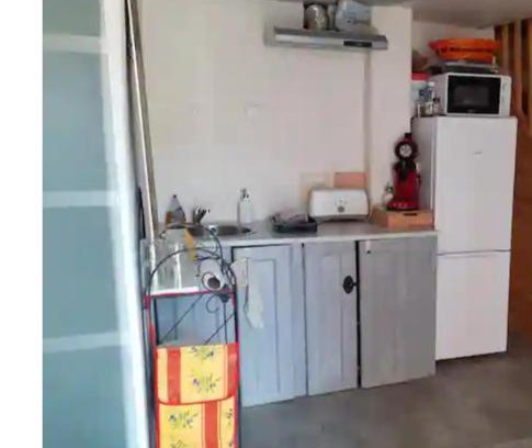 Vins-sur-Caramy Apartamento | Studio à côté Brignoles
