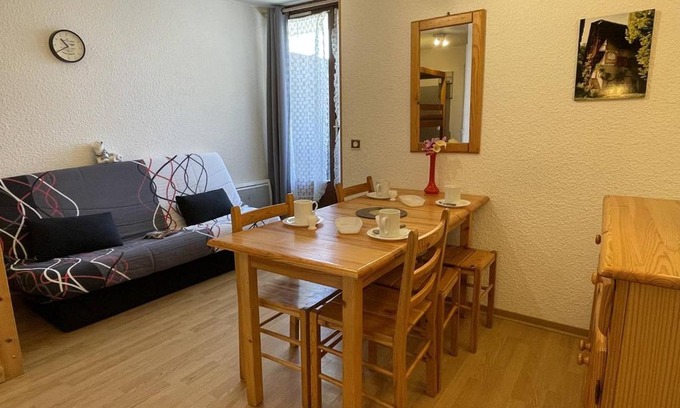 Puy-Saint-Vincent Apartamento | Studio à Puy Saint Vincent 1700, 4 pers, balcon, proche pistes, parking, navette, TV, cuisine équipée - FR-1-330G-11