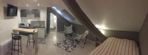 Belfort Apartamento | Studio, étage 3, spacieux refait à neuf