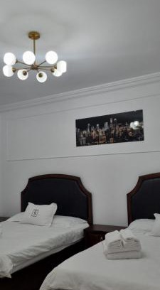 Tirgu Neamt Apartamento | Studio 1