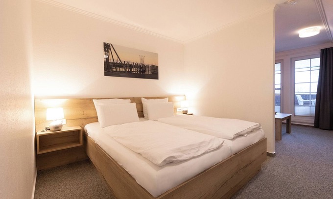 Dorumer Neufeld Apartamento | Studio 121. With balcony and stylishly furnished.