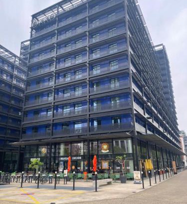 Neudorf Ouest Apartamento | Studio 25 m2 Tour Black Swans Centre ville Tram C et E direct Parlement Européen à 15 minutes Arrivée 24 sur 24