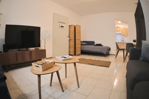 Pont-Saint-Esprit Apartamento | Studio 3 couchages à Pont-Saint-Esprit