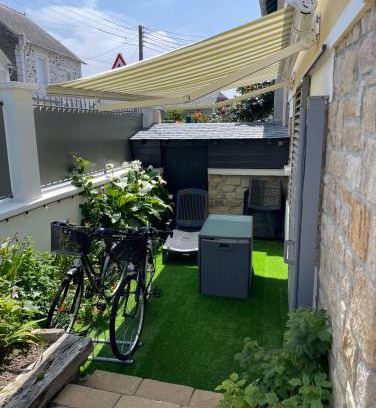 Parame Cama Y Desayuno | STUDIO 3 Mn de la PLAGE Terrasse Vélos Proche de la ville fortifiée